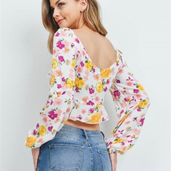 Romance is in the Air Floral Crop Top - Picture 6 of 7